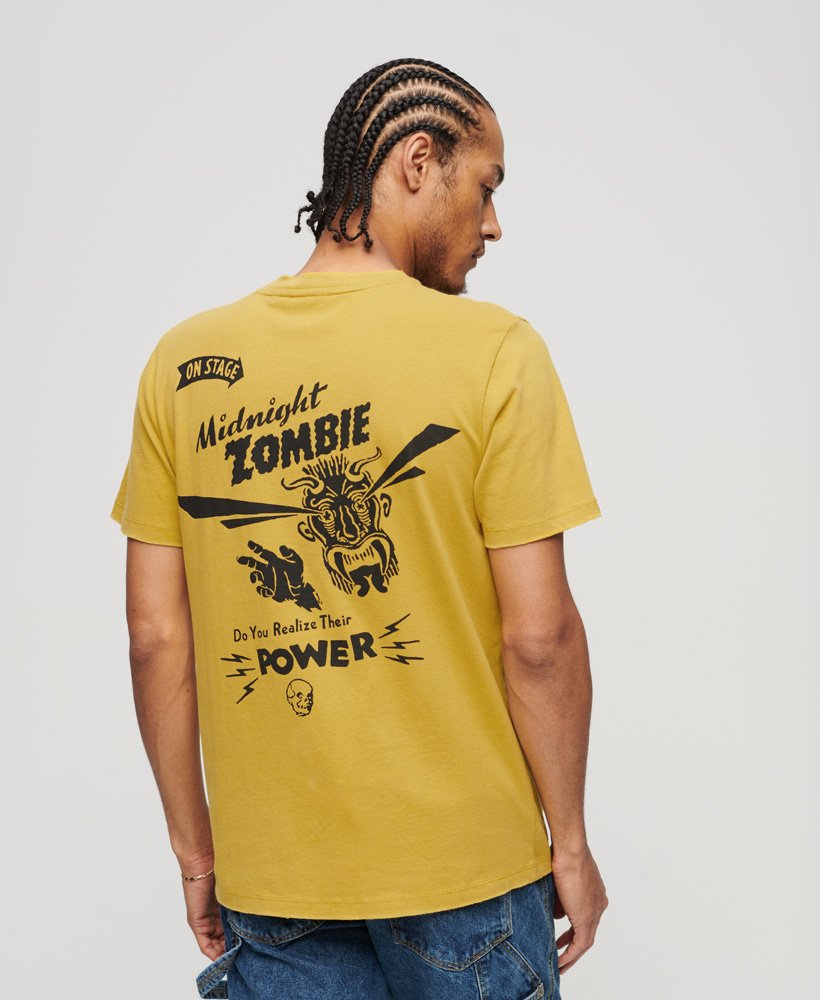 blackout rock graphic t-shirt in oliegeel