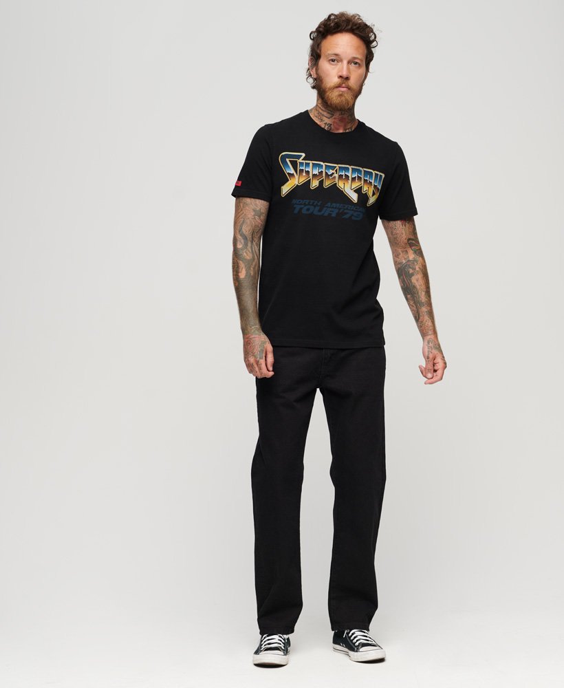 t-shirt met grafische print van een rockband uit de jaren 70 in zwart.