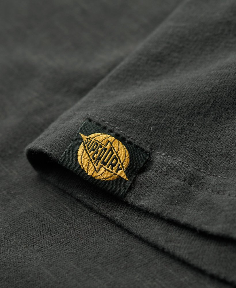 t-shirt met grafische print van een band in lo-fi-stijl uit de jaren 70 in gewassen zwart met een grove structuur.