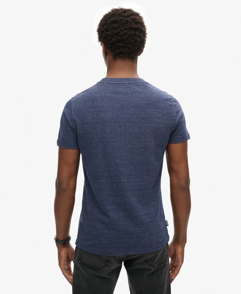 essential t-shirt met klein logo van biologisch katoen in donker indigoblauw gemêleerd.
