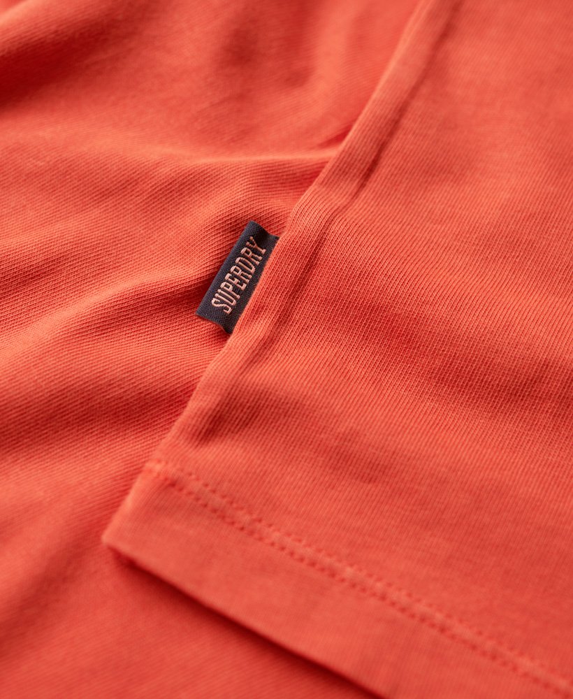 geborduurd superstate athletic logo t-shirt in amerikaans rood.