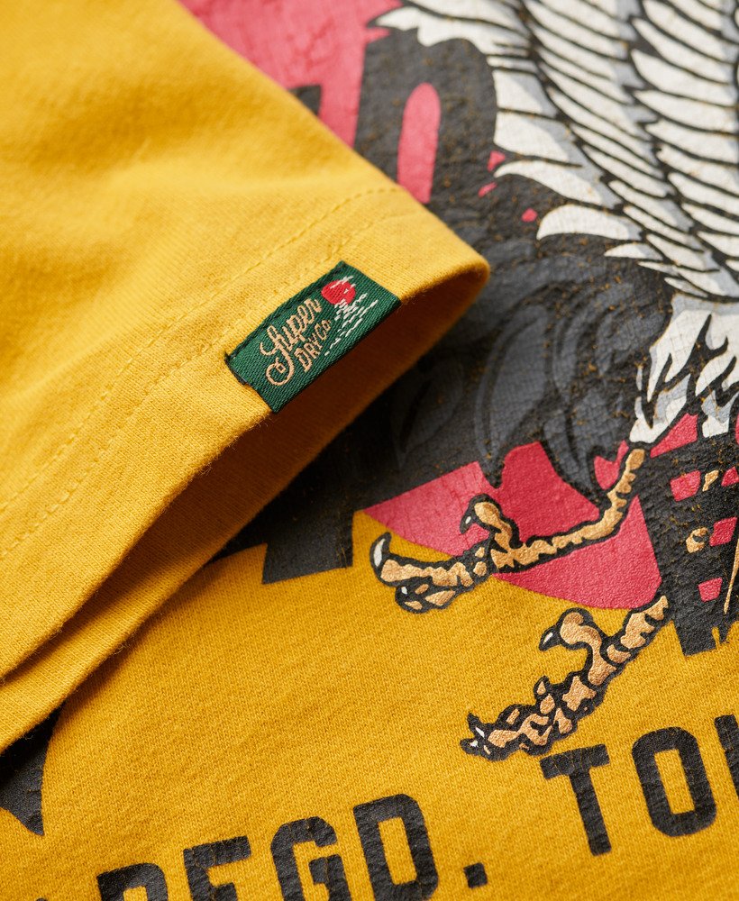 tokyo graphic t-shirt in oliegeel