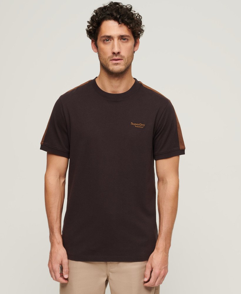 essential logo retro t-shirt in chocolade pruim bruindachshund tan