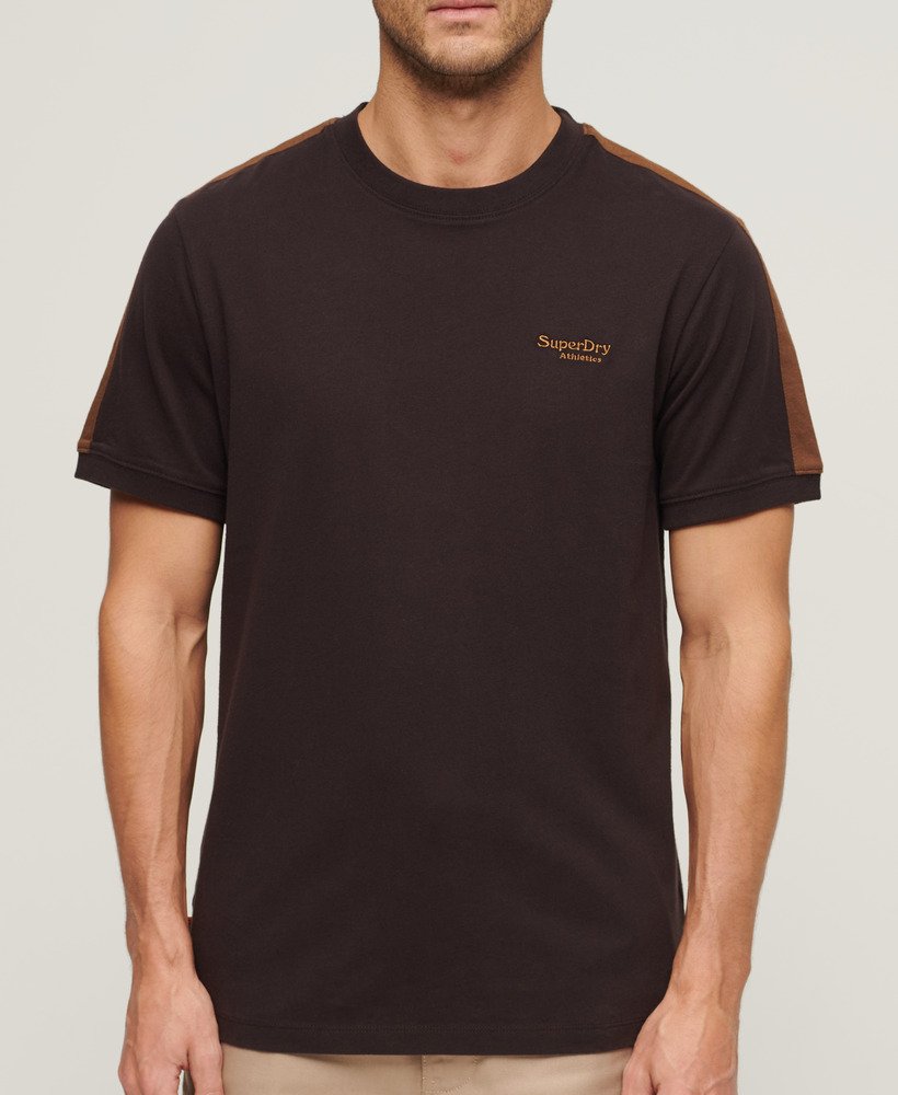 essential logo retro t-shirt in chocolade pruim bruindachshund tan
