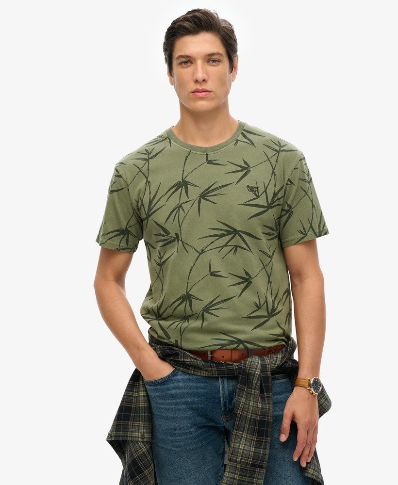 vintage t-shirt met overgeverfde print olijfgroen afkomstig uit een surplusvoorraad.