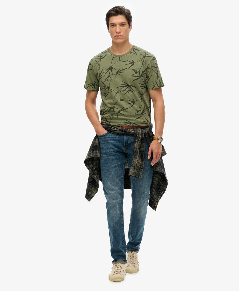 vintage t-shirt met overgeverfde print olijfgroen afkomstig uit een surplusvoorraad.