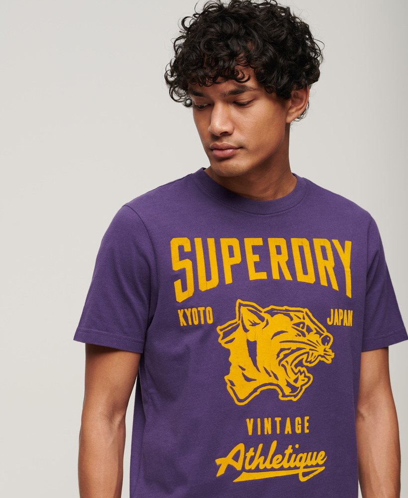 atletisch t-shirt met graphic print voor atletiek in lex purple