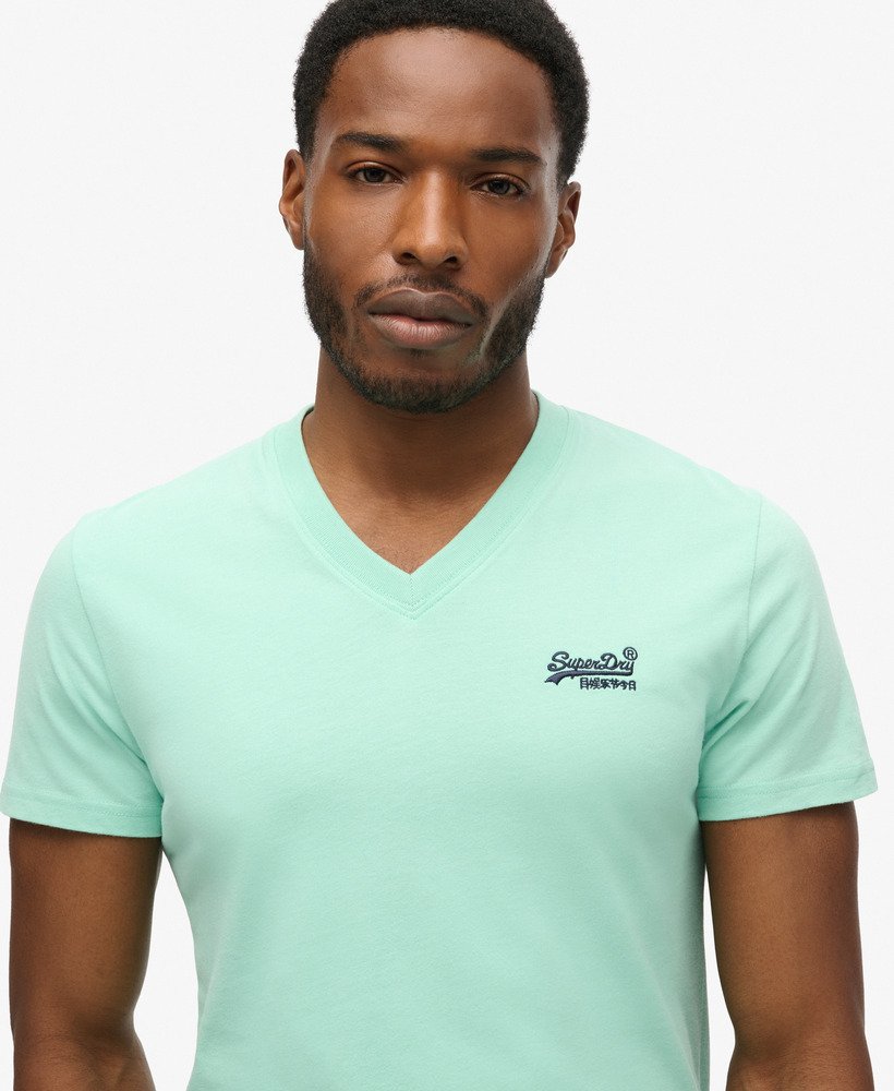 t-shirt met v-hals en essential-logo van biologisch katoen in spearmint lichtgroen.