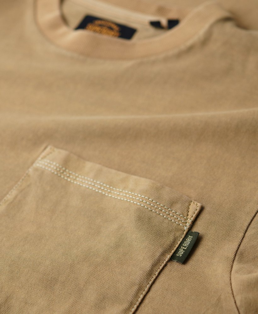 t-shirt met zakje en contrasterende stiksels in gewassen cappuccino.