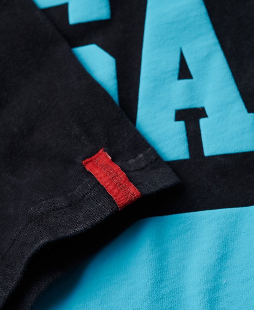 osaka 6 t-shirt met puffprint in gitzwart