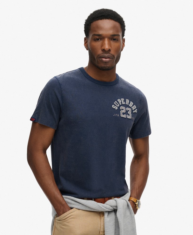 vintage sportief t-shirt met korte mouwen in diep marineblauw.