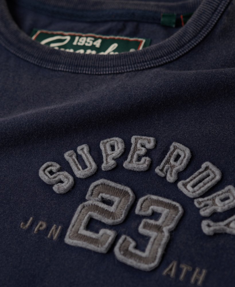 vintage sportief t-shirt met korte mouwen in diep marineblauw.