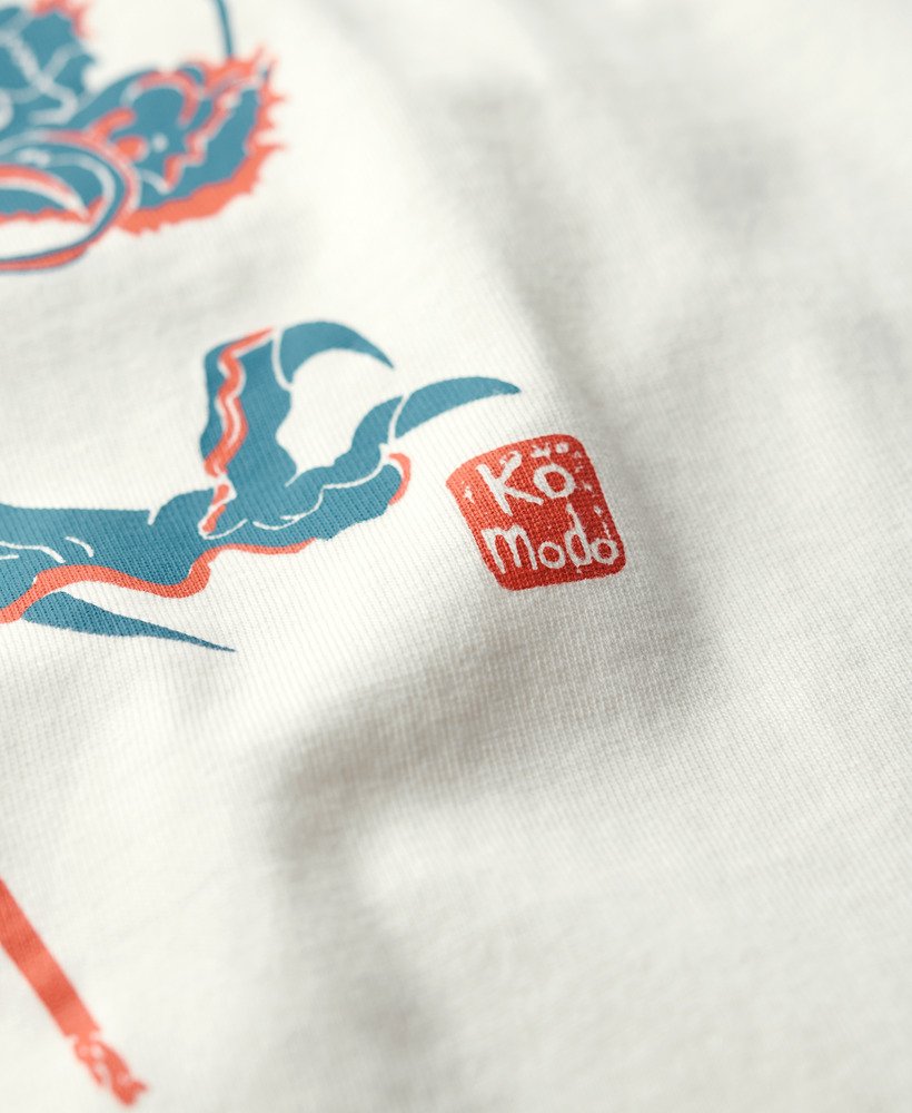 superdry x komodo kailash dragon t-shirt in nieuw krijtwit
