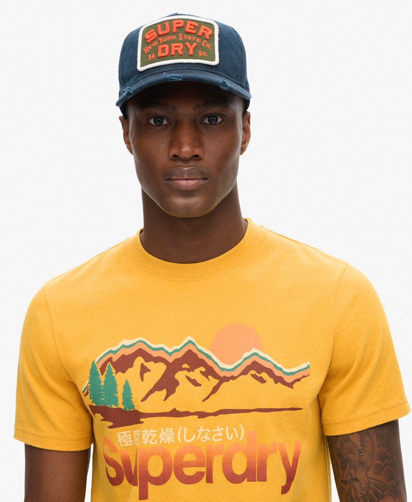 t-shirt met grafische print van great outdoors in mosterdgeel gemêleerd.