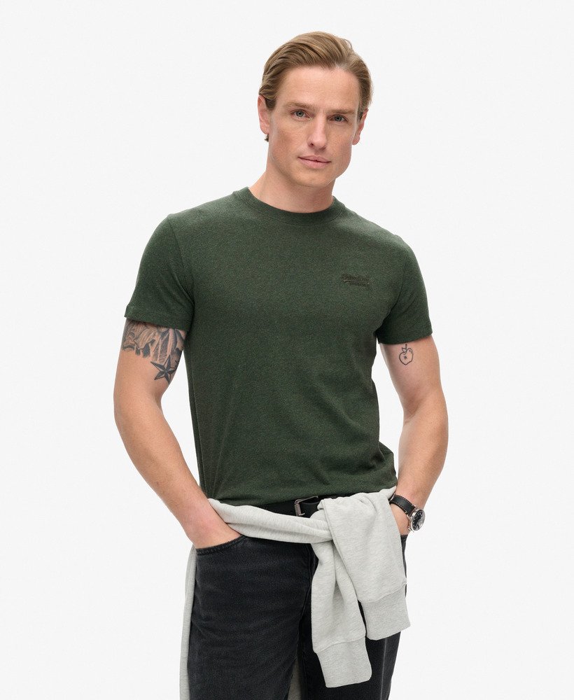 t-shirt met essential-logo van biologisch katoen in diep bosgroen gemêleerd.