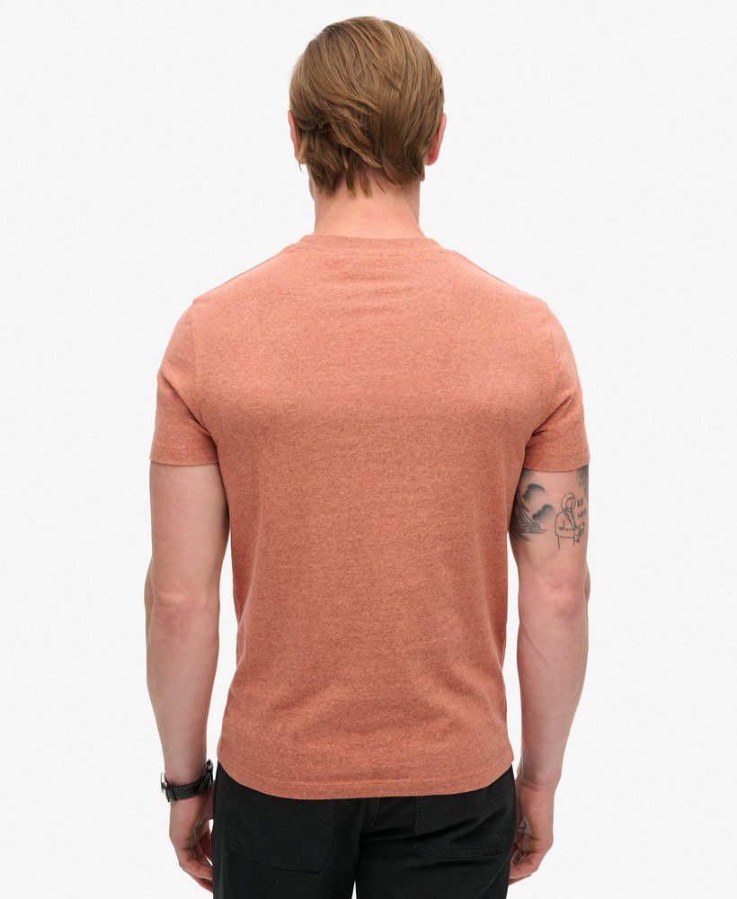 t-shirt met essential logo van biologisch katoen in fired orange grit.
