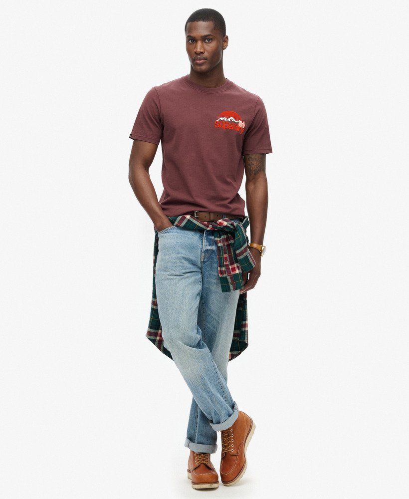 geweldig outdoor t-shirt met borstprint in rumrozijnenbruin.