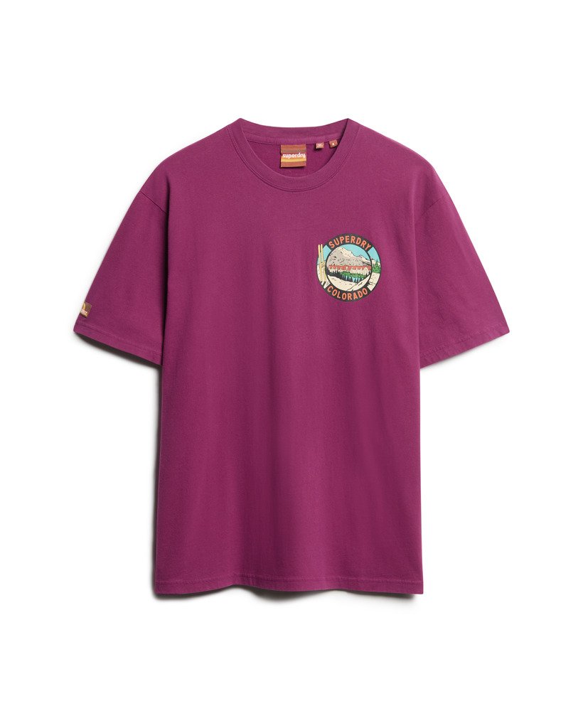 t-shirt met print van een reisansichtkaart op de borst in magenta paars
