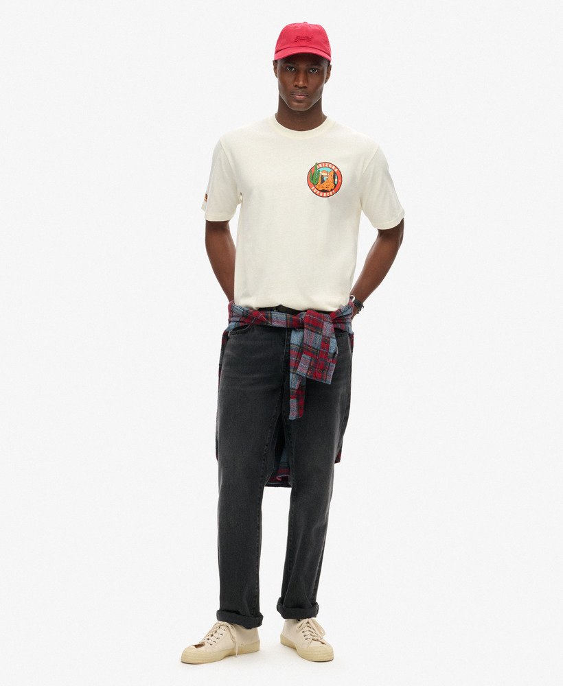 t-shirt met print van een reisansichtkaart op de borst in de kleur solitary star white.