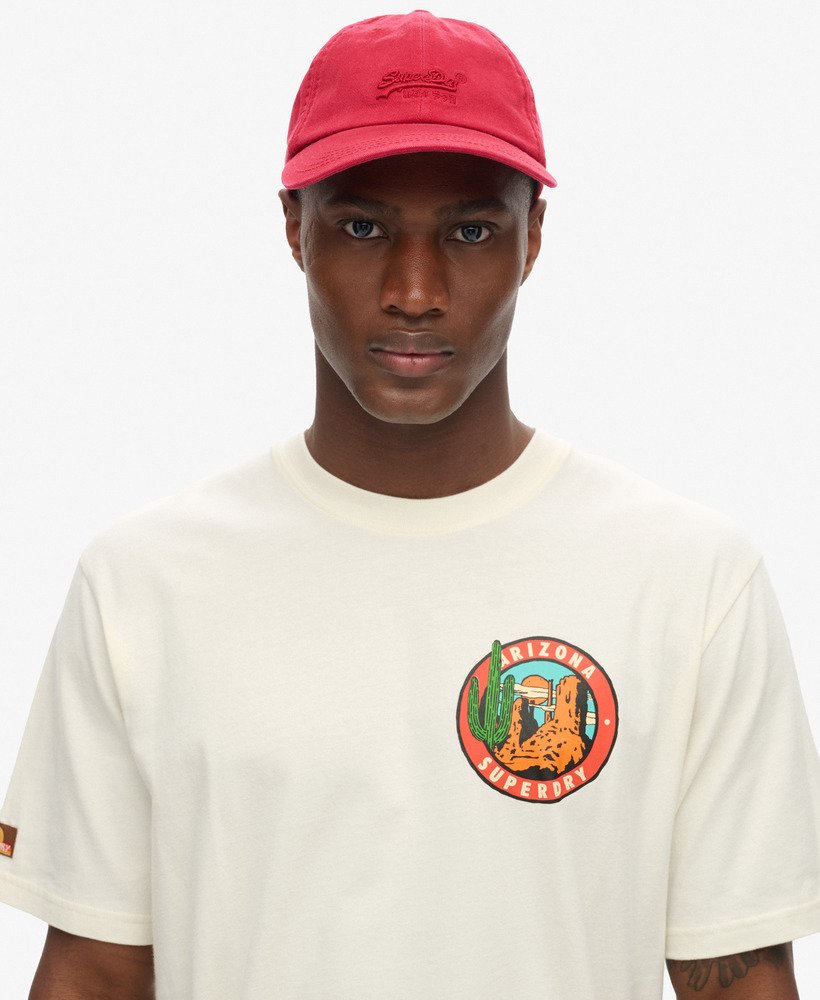 t-shirt met print van een reisansichtkaart op de borst in de kleur solitary star white.