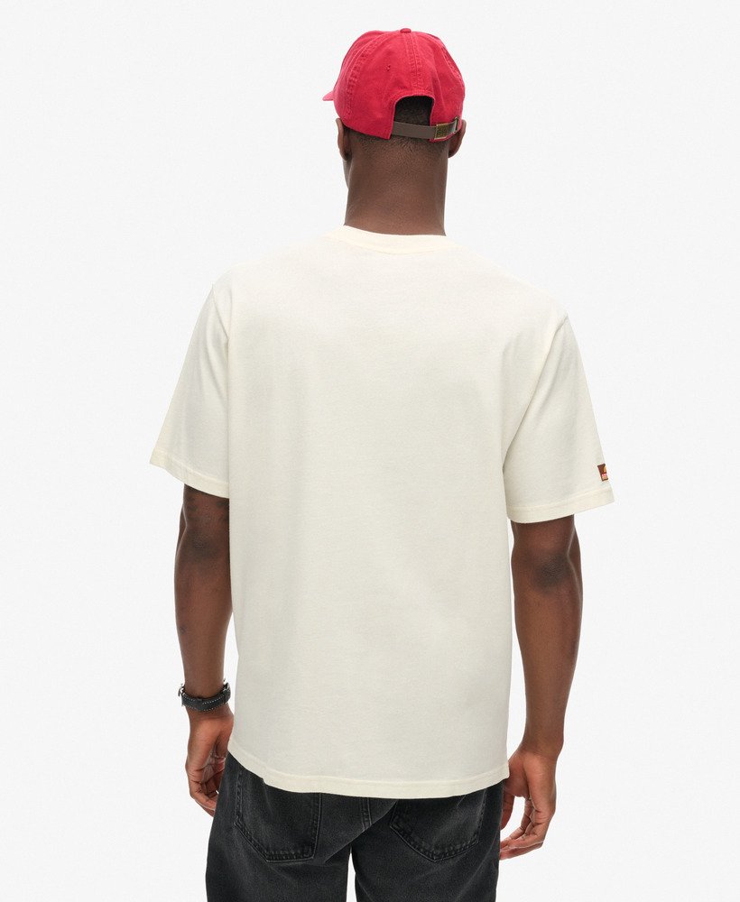 t-shirt met print van een reisansichtkaart op de borst in de kleur solitary star white.
