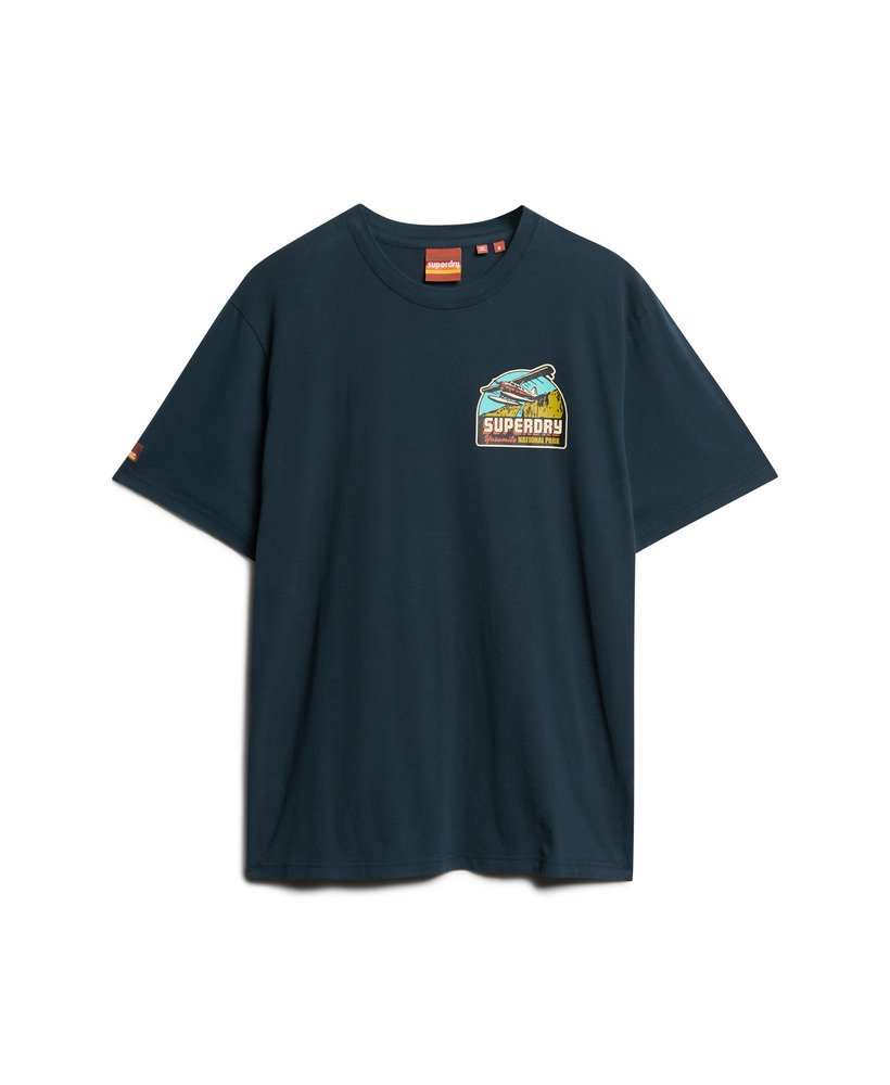 t-shirt met print van een reisansichtkaart op de borst in eclipse navy