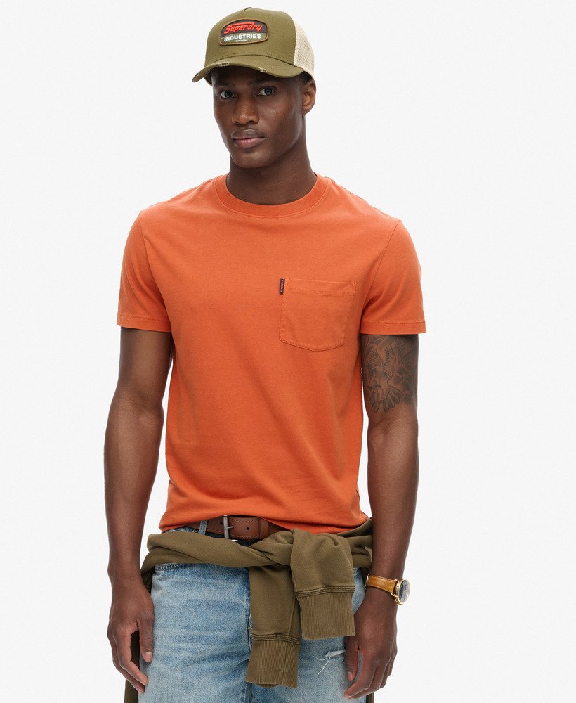 essential washed pocket t-shirt in washed autumn glaze brown