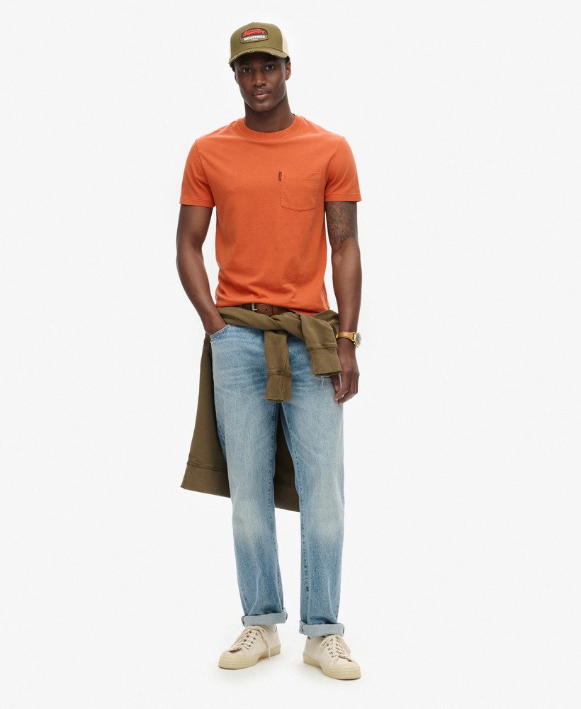 essential washed pocket t-shirt in washed autumn glaze brown