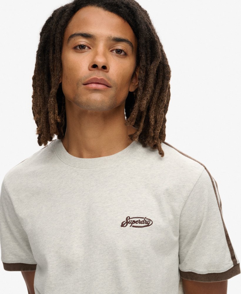 essential logo retro gestreept t-shirt in lightning grey grindle
