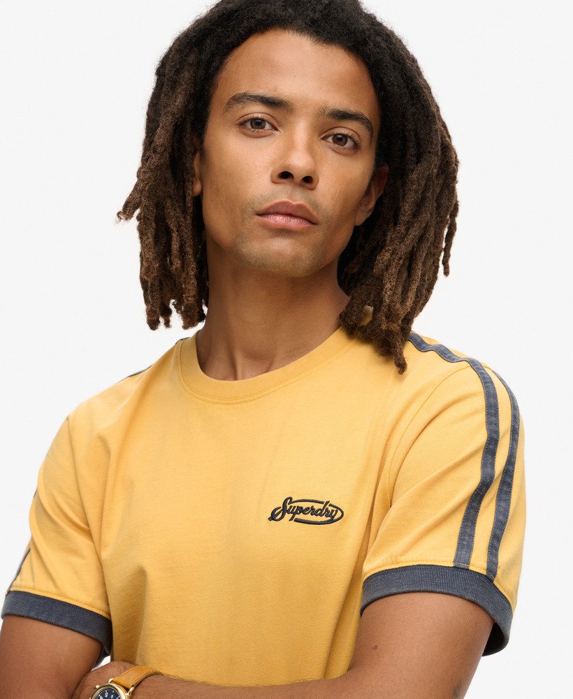 essential logo retro gestreept t-shirt in wintergoud