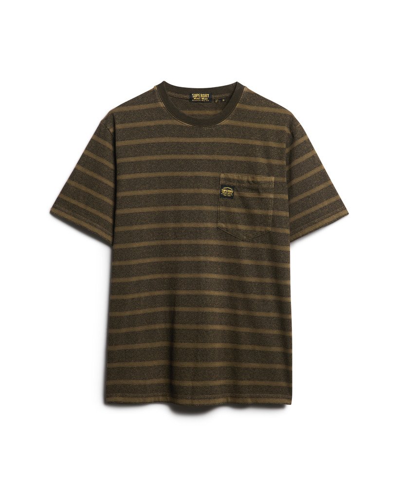 t-shirt met zakje en textuurstreep in donkergroene gewassen strandstijl.