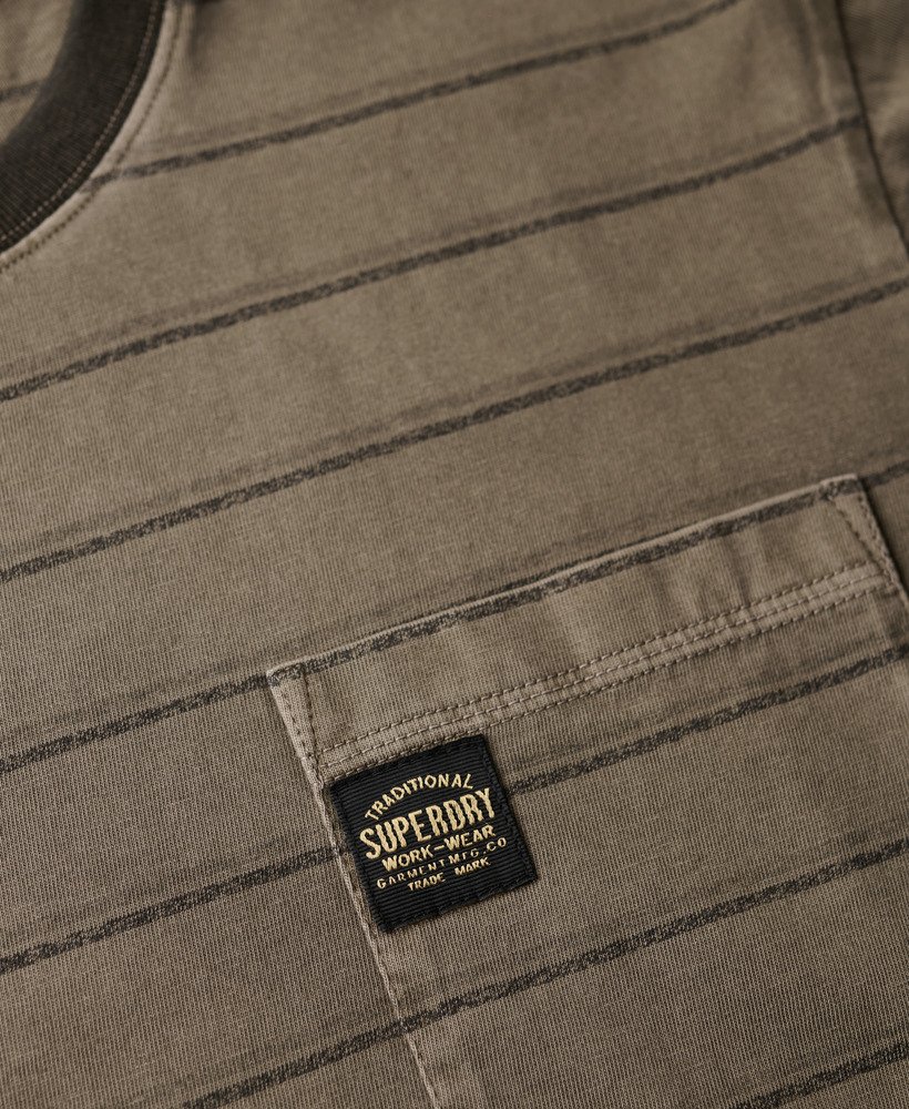 gestreept t-shirt met borstzak en textuur in gewassen morel brown stripe