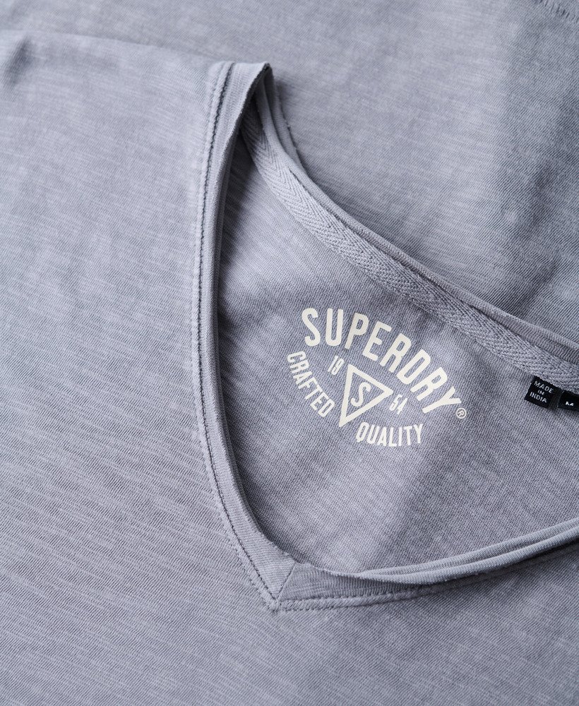 t-shirt met v-hals en rafelige rand in steeple grey