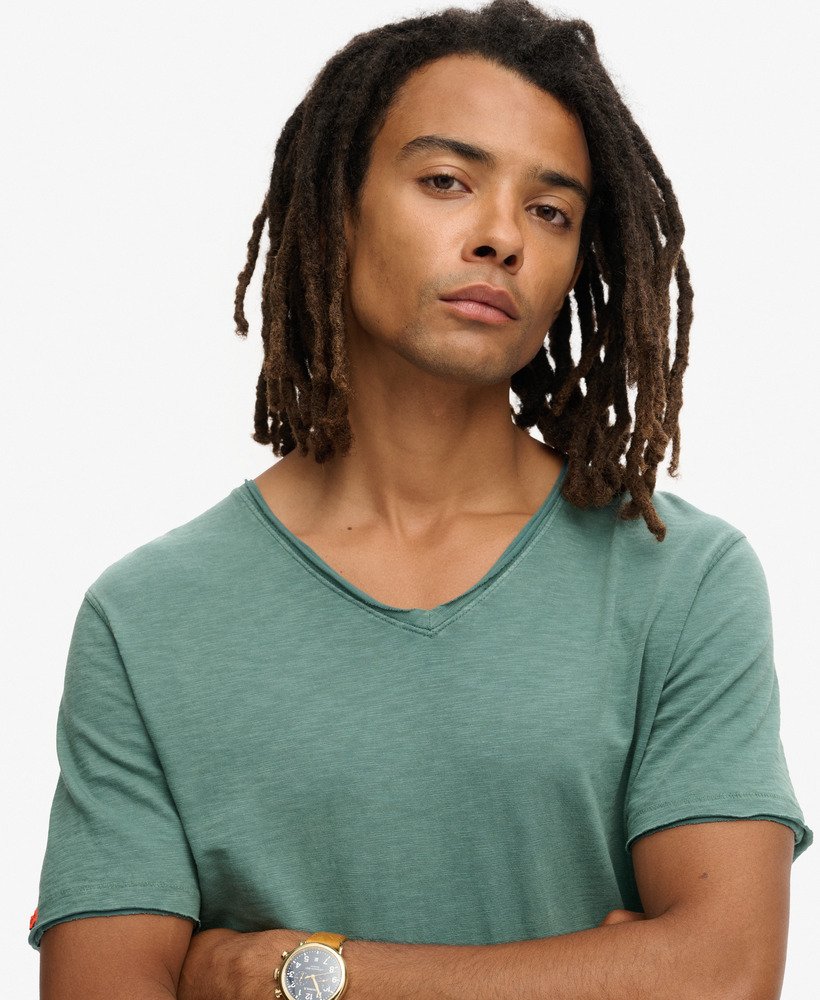t-shirt met v-hals en rafelige rand in drius green