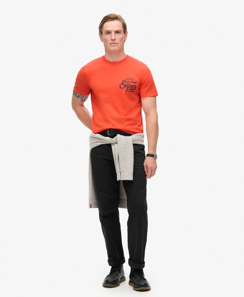 copper label t-shirt met borstprint in roestbruine kleur van denim co.