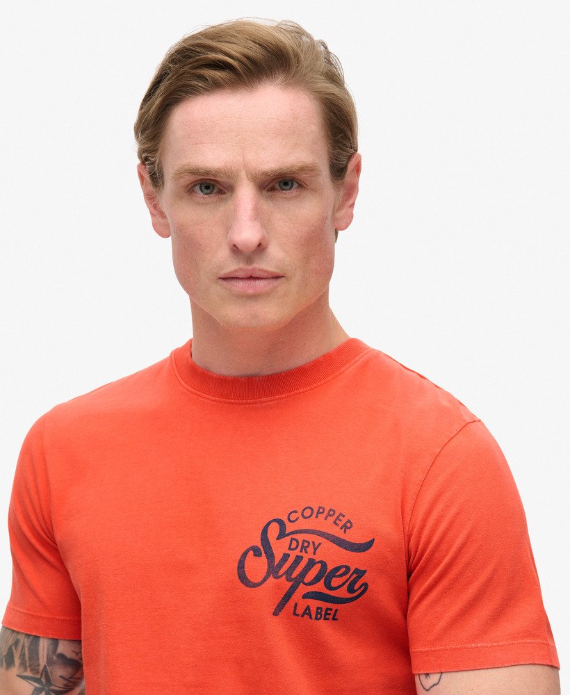 copper label t-shirt met borstprint in roestbruine kleur van denim co.