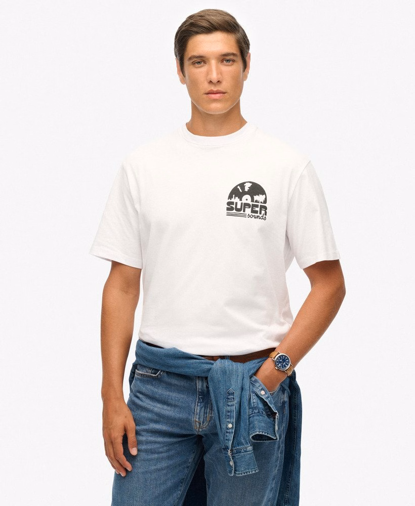 Oversized T-shirt van een platenlabel