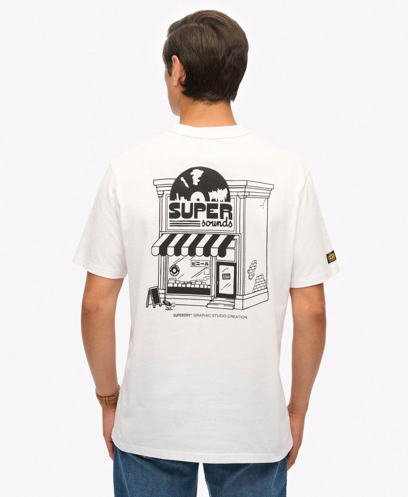 Oversized T-shirt van een platenlabel