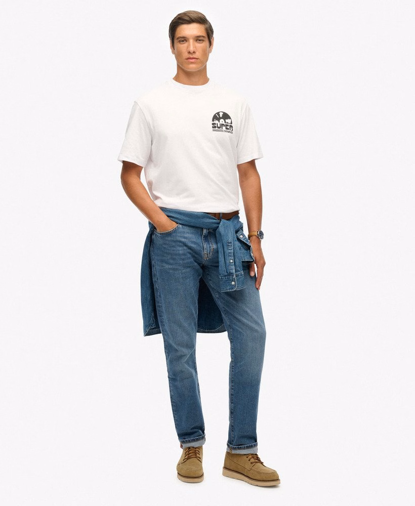 Oversized T-shirt van een platenlabel