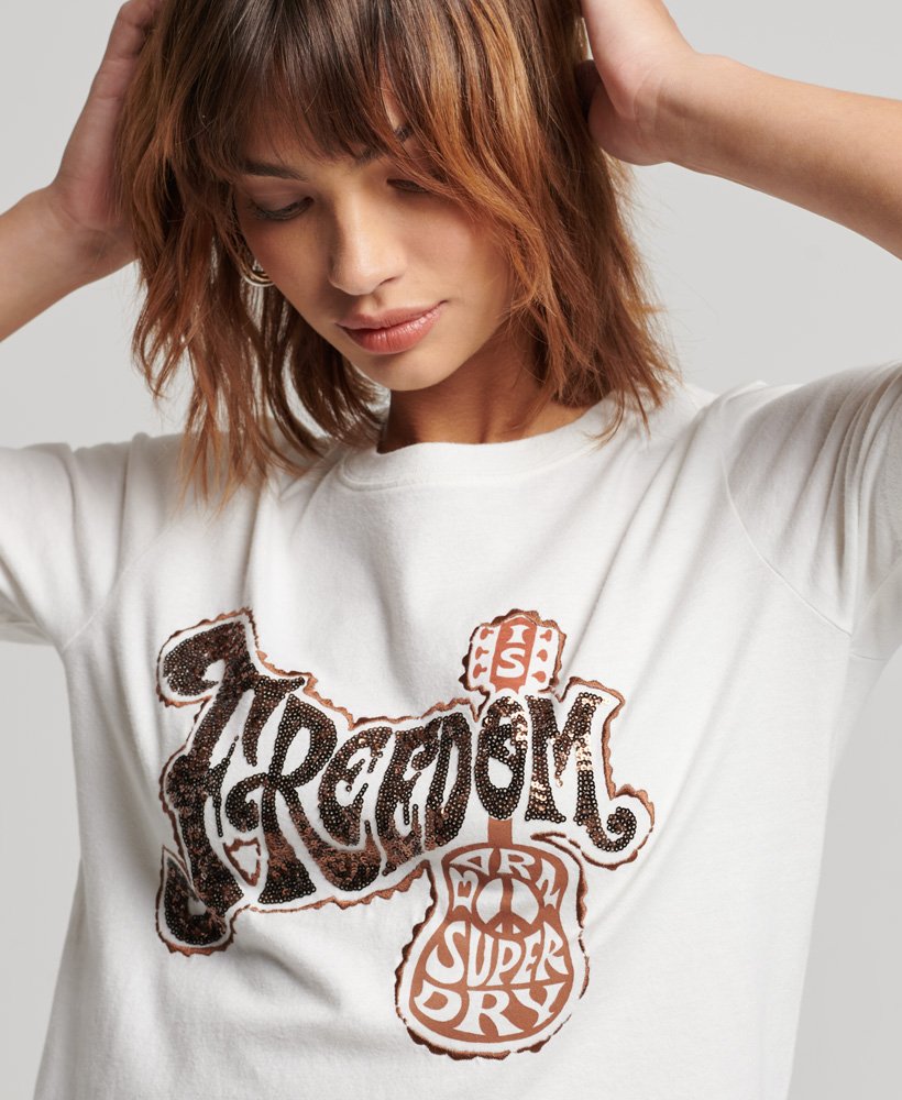 vintage t-shirt met versieringen in nieuw krijt