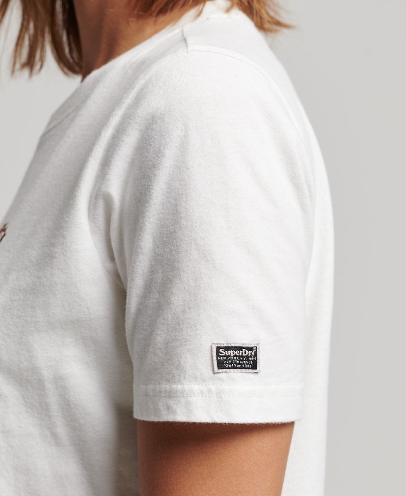 vintage t-shirt met versieringen in nieuw krijt