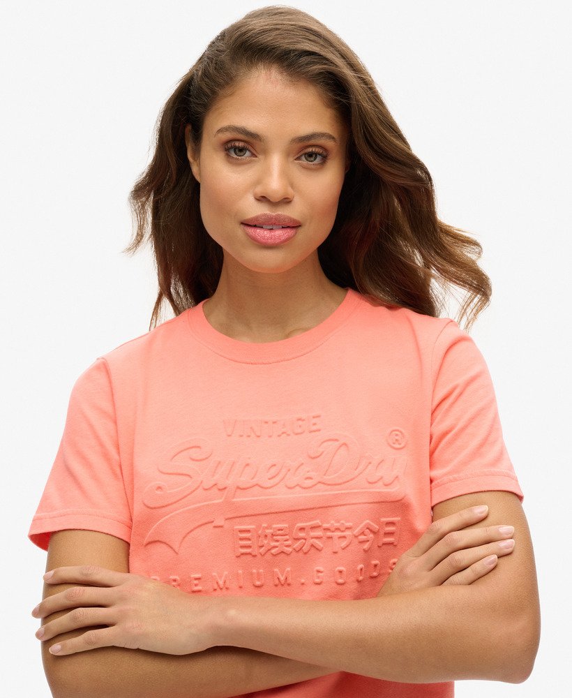 t-shirt met reliëf vintage logo in fusion coral