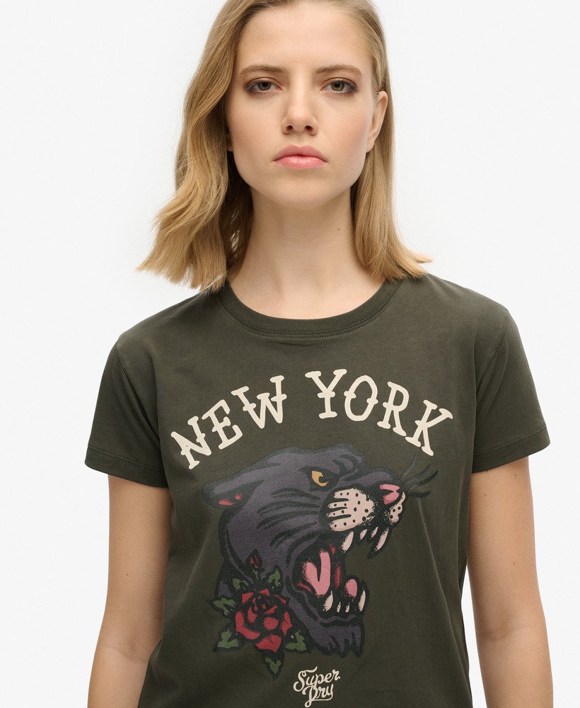 tattoo graphic 90s fit t-shirt in donkergrijsgroen