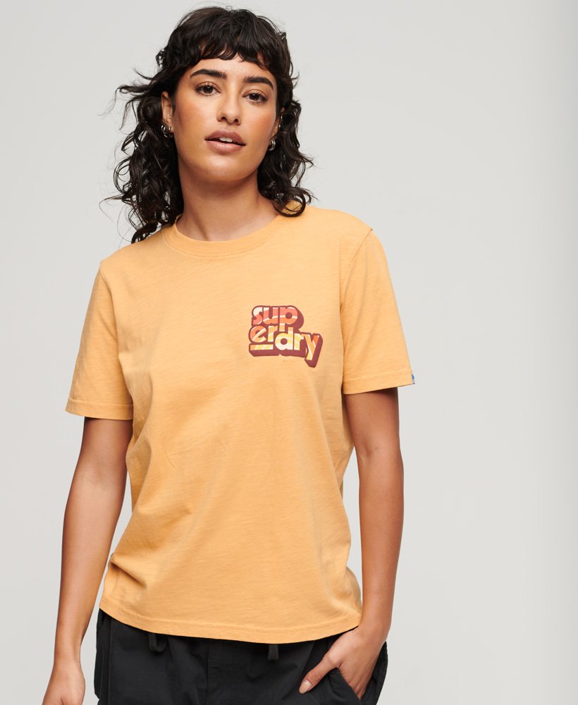 klassiek t-shirt met logo uit de jaren 70 in lichtbeige.