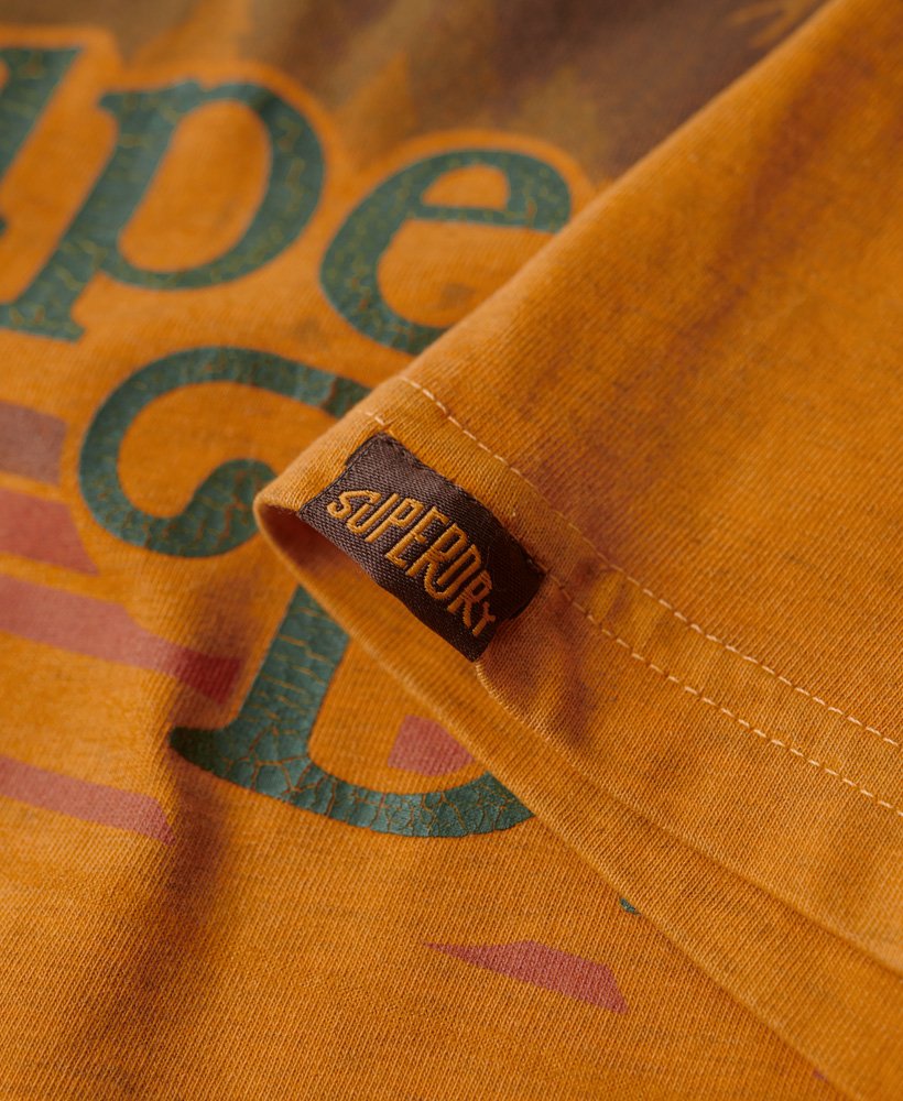 outdoor gestreept grafisch t-shirt in goudgele gemêleerde kleur