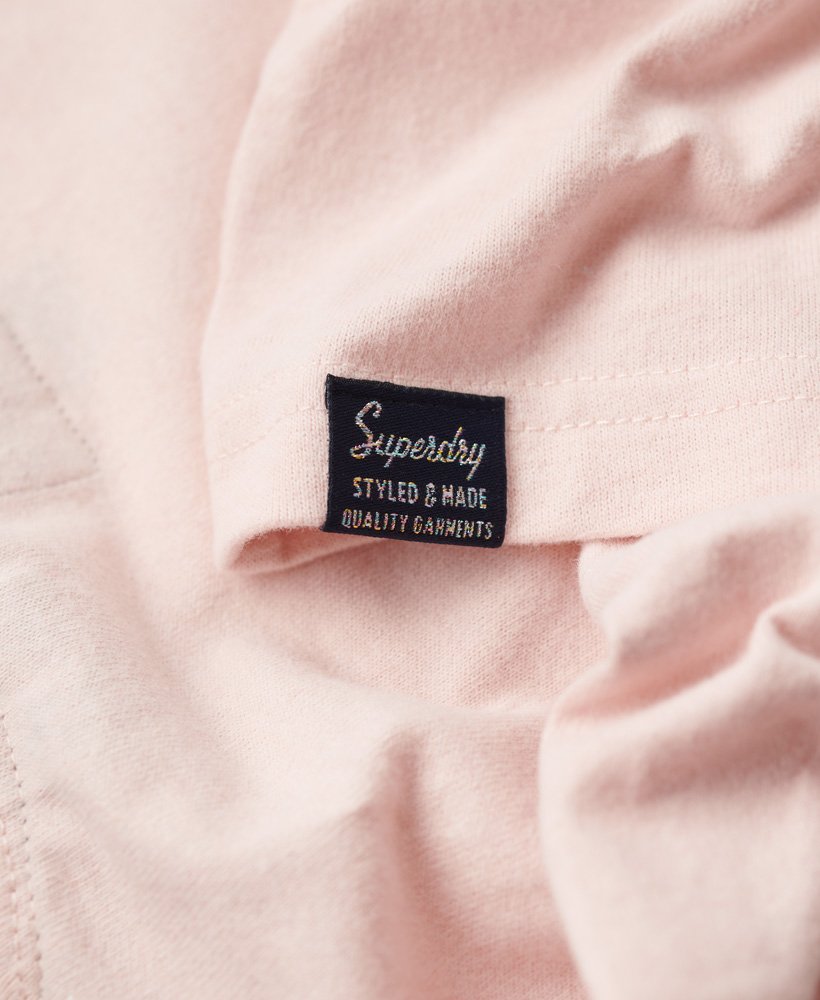 t-shirt met metallic logo in jaren 70-stijl in somon pink marl.