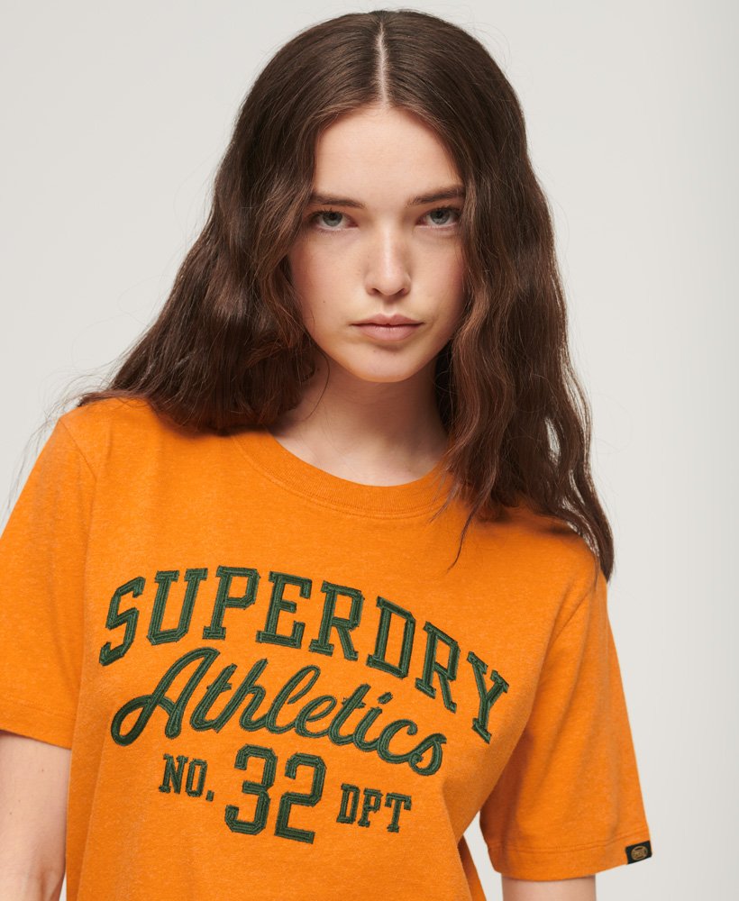 sportief t-shirt met scriptprint in gemêleerd goud.