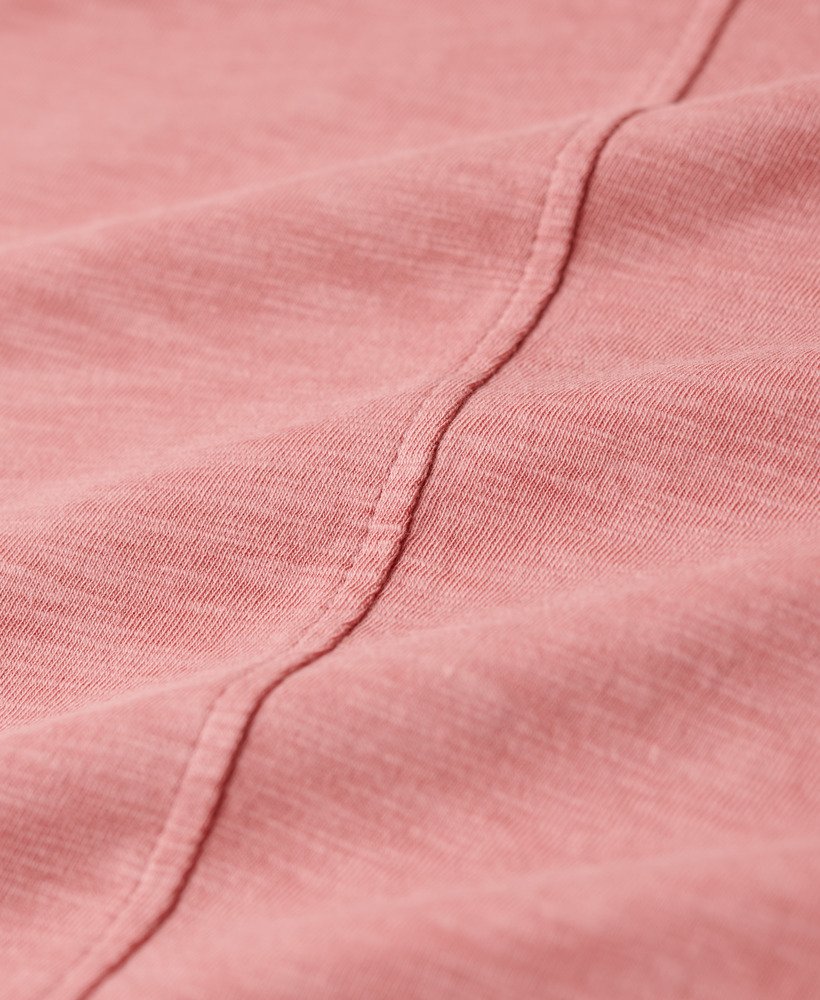 geborduurd t-shirt met v-hals en slub-print in de kleur dusty rose.