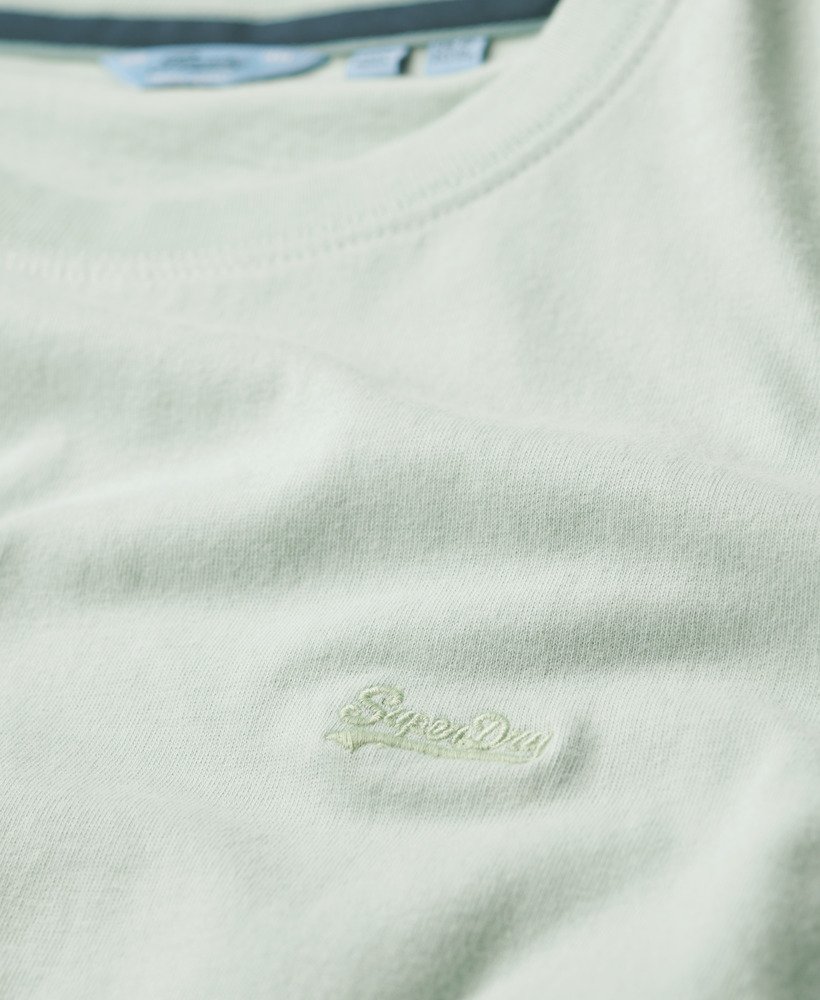 t-shirt van biologisch katoen met vintage logo en borduursel in surfspraygroen.