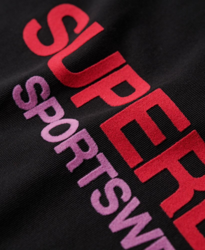 getailleerd t-shirt met sportlogo in zwart